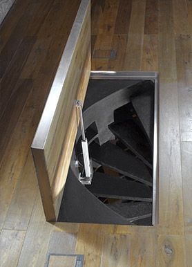 Hatch for oval wine cellar